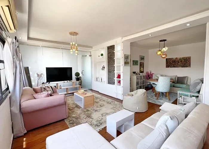 Boutique 1Bdr Loft The Vibrant Korba District